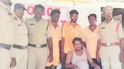 సూర్యలంక బీచ్ లో ప్రమాదవశాత్తు సుడిగుండంలో చిక్కుకున్న చేబ్రోలు కిషోర్, రక్షించిన గజ ఈతగాళ్లు