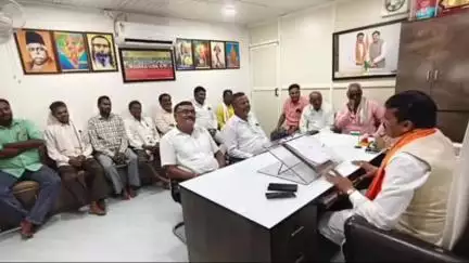 बड़वानी: पानसेमल विधायक ने नागरिकों की समस्याएं सुनकर अधिकारियों को किया निर्देशित