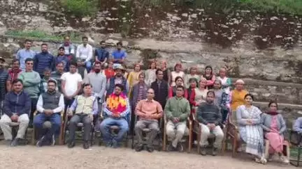 निरमंड: डीम स्कूल में उत्तम सिंह राणा बने एसएमसी के अध्यक्ष