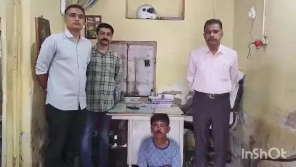 જૂનાગઢ: એ ડિવિઝન પોલીસ સ્ટેશનના છેતરપિંડીના ગુન્હામાં નાસ્તો ફરતો આરોપી નડિયાદ ખાતેથી ઝડપાયો