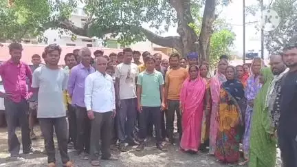 अमरवाड़ा: खमरा राजाराम में खेत जोत रहे ट्रैक्टर चालक की दबंगों ने पिटाई की, ग्रामीणों ने थाने में शिकायत दर्ज कराई