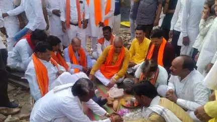 राजगढ़: राजगढ़ के चौसला गांव में विधायक व सांसद ने सामुदायिक भवन का भूमि पूजन किया