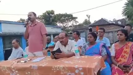 গোসাবা: বিধানসভা নির্বাচনের লক্ষ্যে সরকার পাড়ায় ১১৯নং বুথের নেতৃত্ব কর্মী সমর্থকদের নিয়ে সাংগঠনিক বৈঠক অঞ্চল তৃণমূল সভাপতির