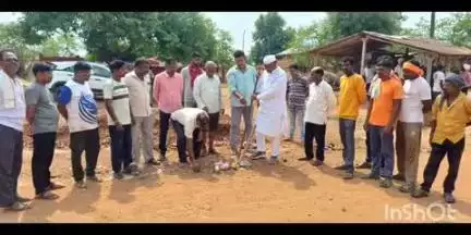 आरमोरी: खासदार डॉक्टर नामदेव किरसाण यांचे हस्ते बोडदाचक येथे सीसी रोडचे भूमिपूजन