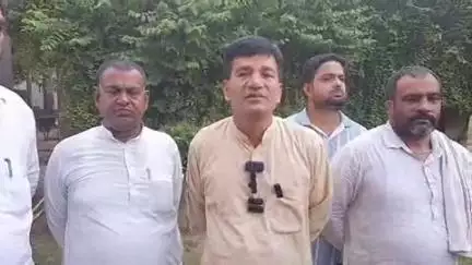रोहतक: नवीन जयहिंद के कार्यक्रम में मारपीट के बाद युवक ने मानसरोवर पार्क में मीडिया को बताई आपबीती