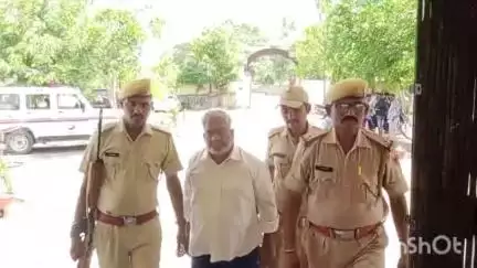 प्रतापगढ़: प्रतापगढ़ पुलिस ने 10 घंटे में दीपेश्वर तालाब में अपशिष्ट फेंकने वाले आरोपी को 150 सीसीटीवी फुटेज खंगालकर किया गिरफ्तार