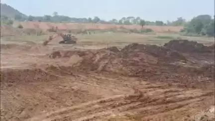 डोमचांच: ग्रामीणों ने फुटला आहर के गहरीकरण में अनियमितता का आरोप लगाया, उपायुक्त से निगरानी की मांग