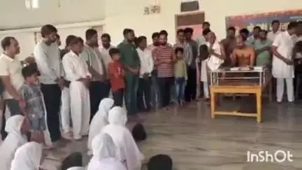 घाटोल: चंदूजी का गढ़ा में आर्यिका विज्ञानमति माताजी का भव्य मंगल प्रवेश, धर्म सभा का हुआ आयोजन, जैन समाजजनों ने की आगवानी