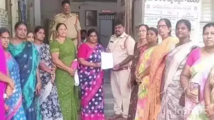 అమరావతి మహిళలను కించపరిచిన కృష్ణంరాజు పై చట్టపరమైన చర్యలు తీసుకోవాలని బాపట్ల ఫిర్యాదు చేసిన టిడిపి మహిళ నేతలు