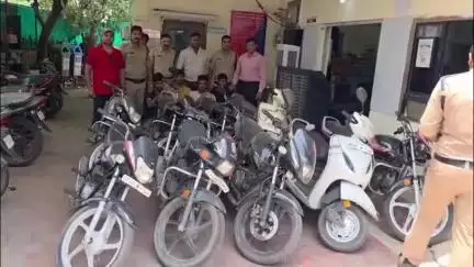 इंदौर: विजय नगर क्षेत्र में वाहन चोर गिरोह पकड़ाया, 9 दोपहिया वाहन बरामद