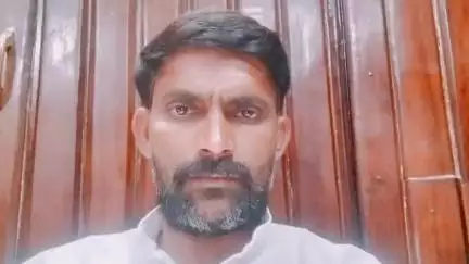 मोठ: समथर थाना क्षेत्र में जिला पंचायत सदस्य जयपाल सिंह से अभद्रता, जाति सूचक गालियों और पार्टी झंडा तोड़ने का मामला