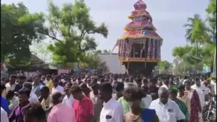 திருவாடனை: ஆதிரெத்தினேஸ்வரர் ஆலய வைகாசி விசாக திருவிழாவை முன்னிட்டு தேரோட்டம்