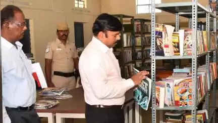 பாப்பிரெட்டிபட்டி: தாளநத்தம் நூலகத்தில் தர்மபுரி ஆட்சியர் சதிஷ் அவர்கள் திடீர் ஆய்வு
