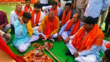 राजगढ़: राजगढ़ सांसद व विधायक ने राजगढ़ के धुआंखेड़ी गांव में सामुदायिक भवन का किया भूमि पूजन