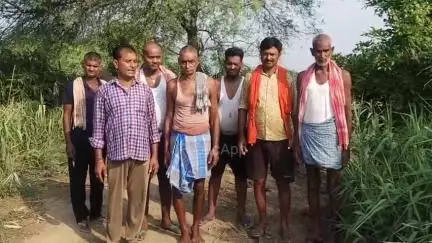 बिंद: जक्की में ग्रामीणों ने सड़क न बनने पर विधायक को दी चुनौती, कहा- सड़क नहीं तो वोट नहीं