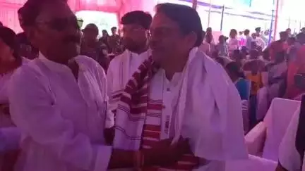 सिमडेगा: प्रदेश कांग्रेस के शीर्ष नेताओं का सिमडेगा आगमन, झारखंडी परंपरा से हुआ भव्य स्वागत