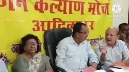 आदित्यपुर गम्हरिया: जनकल्याण मोर्चा ने आदित्यपुर रेलवे स्टेशन पर एक्सप्रेस ट्रेनों के ठहराव की मांग की, रेलवे को दिया अल्टीमेटम
