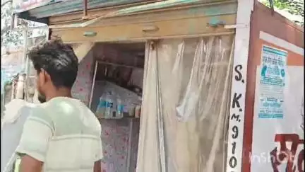 भवनाथपुर: हाई स्कूल के पास सैलून में अज्ञात चोरों ने की सेंधमारी, पुलिस जांच में जुटी