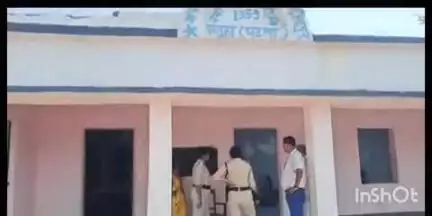 फतुहा: दीवार पर स्थित मिडिल स्कूल का ताला तोड़कर चोरों ने स्कूल की संपत्ति चुराई