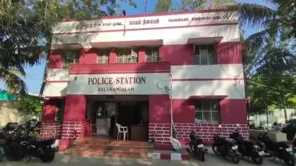 தேன்கனிகோட்டை: இரவில் சேவல் சண்டையில் ஈடுபட்ட கும்பல் பேவேநத்தத்தில் கைது - ₹1.90 லட்சம் ரொக்கம், 4 கார்கள், 6 இருசக்கர வாகனங்கள் பறிமுதல்