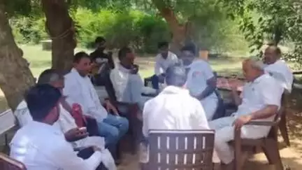 दूनी: देवली उनियारा विधायक राजेंद्र गुर्जर ने सांवरिया होटल पर की जनसुनवाई, लोगों ने किया स्वागत