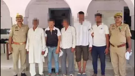 अतरौली: थाना बरला पुलिस ने अलग-अलग मुकदमों में 5 गैर जमानती वारंटी अभियुक्तों को गिरफ्तार कर भेजा जेल