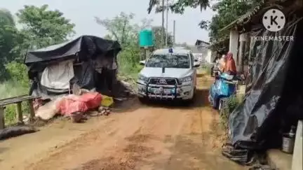 খানাকুল ১: তালিত বন্দীপুর সহ মহকুমার বিভিন্ন এলাকার নদী বাঁধ পরিদর্শন করলেন সেচ দপ্তরের প্রধান সচিব