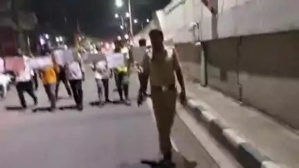 అసిఫాబాద్: ర్యాష్ డ్రైవింగ్, ట్రిబుల్ రైడింగ్, రాంగ్ రూట్,డ్రంకన్ డ్రైవ్' కు వినూత్న శిక్ష విధించిన వాంకిడి ఎస్సై ప్రశాంత్