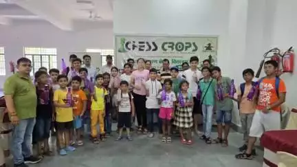 किशनगंज: चेस क्रॉप्स शतरंज प्रतियोगिता में अथर्व व पलचीन ने जमाया परचम, रूपिका व प्रत्यूषी को मिला विशेष पुरस्कार