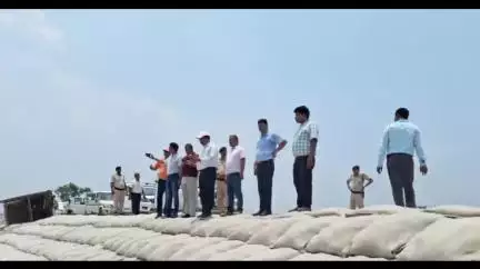 मरौना: सुपौल डीएम सावन कुमार ने सिसौनी से मांगासिहौल तक पश्चिमी तटबंध का निरीक्षण किया