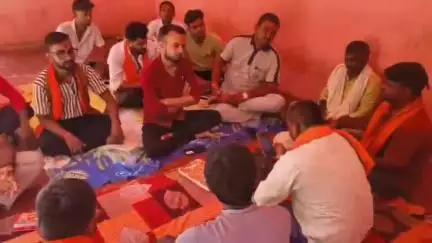 लखीसराय: सूर्य नारायण घाट परिसर में विश्व हिंदू परिषद एवं बजरंग दल कार्यकर्ताओं की जिला स्तरीय बैठक