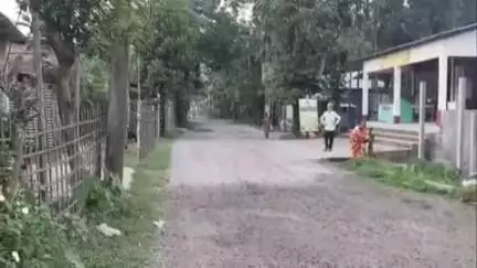 আলিপুরদুয়ার ২: গর্ভবতী মায়েরা বলেন গাড়ি ধীরে চালান, বেহাল রাস্তা প্রশাসনিক কর্তারা উন্নয়নে ব্যর্থ যশোডাঙ্গা এলাকায় #jansamasya