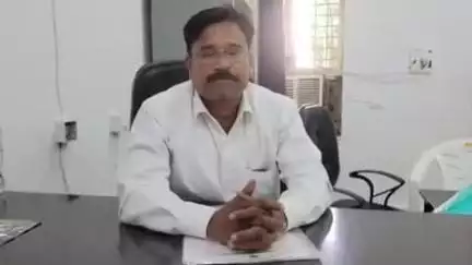 भिंड नगर: भिंड: 39 वार्डों में खराब हेडपंप ठीक करने के लिए विधायक प्रतिनिधि ने नपा कर्मचारियों को दिए निर्देश
