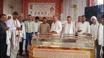 उचेहरा: देहदान करने वाली महिला का म.प्र. कुर्मी क्षत्रिय समाज ने दत्तू बाबा पैलेस में किया सम्मान