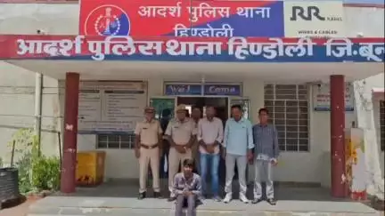 हिण्डोली: हिण्डोली कस्बे में अज्ञात चोरों द्वारा दिन में घर में घुसकर नकबजनी करने वाली गैंग का खुलासा, मुख्य नकबजन गिरफ्तार