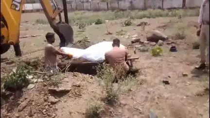 सिवनी: कलारबांकी गांव के पास मिले अज्ञात शव की शिनाख्त नहीं, पुलिस ने कराया पोस्टमार्टम, नपा ने किया अंतिम संस्कार