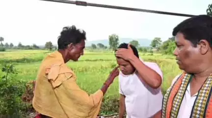 ଛତ୍ରପୁର: ବେଲପଡ଼ା ଗ୍ରାମରେ ନୂତନ ଭାବେ ନିର୍ମିତ ମନ୍ଦିରର ରତ୍ନମୁଦ୍ରା ସ୍ଥାପନ ଉତ୍ସବ, ଯୋଗଦେଲେ ଛତ୍ରପୁର ବିଧାୟକ