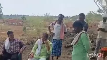 निवास: निवास विधायक चैन सिंह वरकड़े ग्राम पद्दीकोना पहुंचे, चौपाल लगाकर सुनी ग्रामीणों की समस्याएं