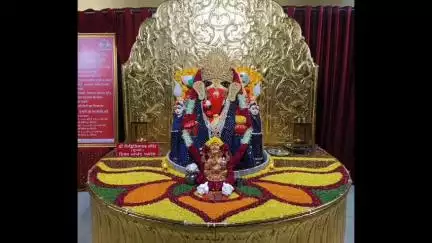 મહેમદાવાદ: શ્રી સિદ્ધિવિનાયક દેવસ્થાન ખાતે આજે રવિવારે ગજાનંદ મહારાજને સુંદર શણગાર સાથે 51દિપની મહાદીપ આરતીનો ભક્તોને દર્શનલાભ