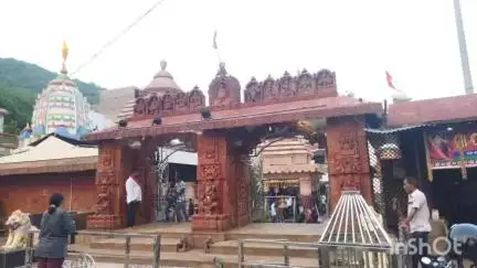 ନୟାଗଡ ସଦର: ମା' ଦକ୍ଷିଣକାଳୀ ମନ୍ଦିର ସଭାଗୃହରେ ପରିଚାଳନା କମିଟିର ବୈଠକ, ମୁଖ୍ୟ କବାଟ ପିତଳରେ ଝଲସିବା ନେଇ ନିଷ୍ପତ୍ତି