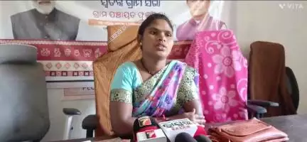 କୋଟପାଡ: ମନ୍ଥର ଗତିରେ ଚାଲିଛି ଫୁଲଭଟା ପଞ୍ଚାୟତ କାର୍ଯ୍ୟାଳୟ ଗୃହ ନିର୍ମାଣ, ଅଭିଯୋଗ ଆଣିଲେ ସରପଞ୍ଚ ଦୌମତି ମଉକା