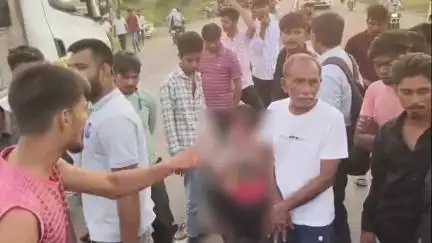 વાઘોડિયા: શહેરમાં વાઘોડિયાના કમલાપુરા પાસે બાઈક સ્લીપ થતા બે યુવાન ઈજાગ્રસ્ત