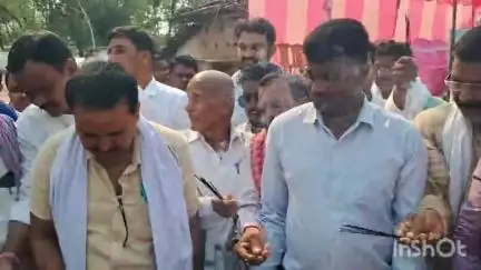 नवा बाज़ार: खोढी पंचायत में वित्त मंत्री राधा कृष्ण किशोर के पुत्र प्रशांत कुमार ने सवा करोड़ की लागत से दो सड़कों का किया शिलान्यास