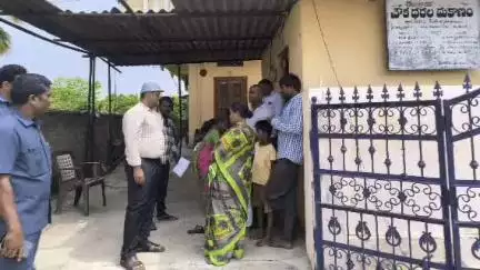 మెదక్: అక్కన్నపేట చౌక ధరల దుకాణాన్ని ఆకస్మికంగా పరిశీలన చేసిన జిల్లా కలెక్టర్ రాహుల్ రాజ్