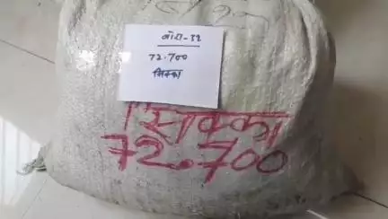धनबाद/केंदुआडीह: धनबाद पुलिस ने 225 किलो सिक्के, चोरी का लोहा, तांबे को किया जब्त