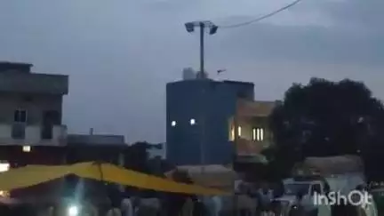 हरसूद: नया हरसूद के हाट बाजार में लाइटें बंद होने से ग्राहकों और दुकानदारों को हुई परेशानी