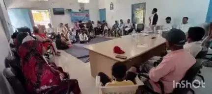 पुष्पराजगढ़: बिलासपुर में सर्पदंश जागरूकता प्रशिक्षण कार्यक्रम का आयोजन किया गया