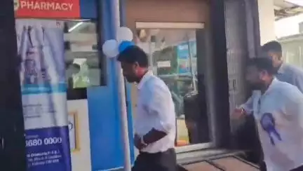 সালানপুর: আসানসোলে এক ডাইগণস্টিক সেন্টারে রক্তদান শিবির, উপস্থিত জেলা শাসক