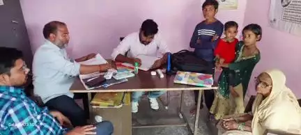 कालपी: पीएचसी उदनपुरा में मुख्यमंत्री जन आरोग्य मेले में 47 मरीजों का उपचार, गर्मियों में सतर्कता के लिए जागरूक किया गया