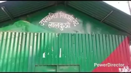 लालकुऑ: खनन सामग्री चौड़ाघाट क्षेत्र से उठाने के निर्देश के बाद वाहन स्वामियों ने खनन कार्य किया बंद